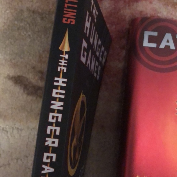 Hunger Game trilogy book set - Picture 2 of 2
